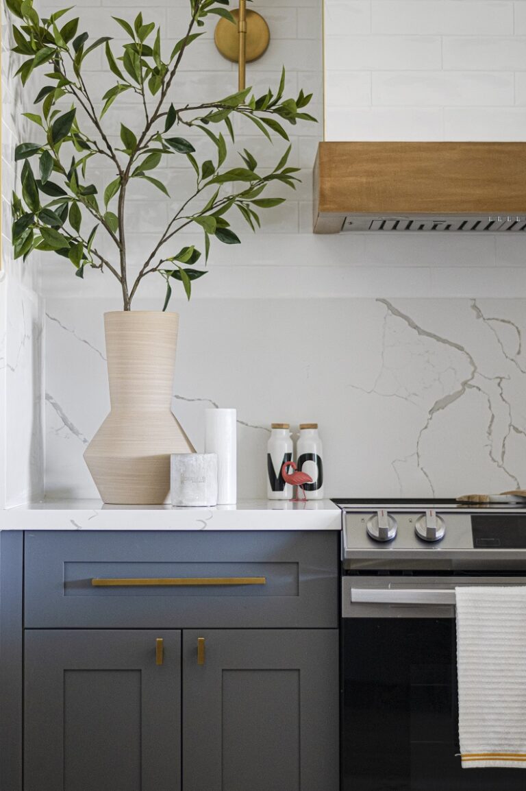 The Duo Color Kitchen, Miami, FL — photo 6 of 14 — interior design by EFE Creative Lab