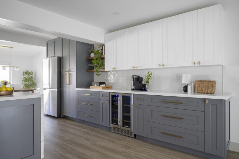 The Duo Color Kitchen, Miami, FL — photo 11 of 14 — interior design by EFE Creative Lab