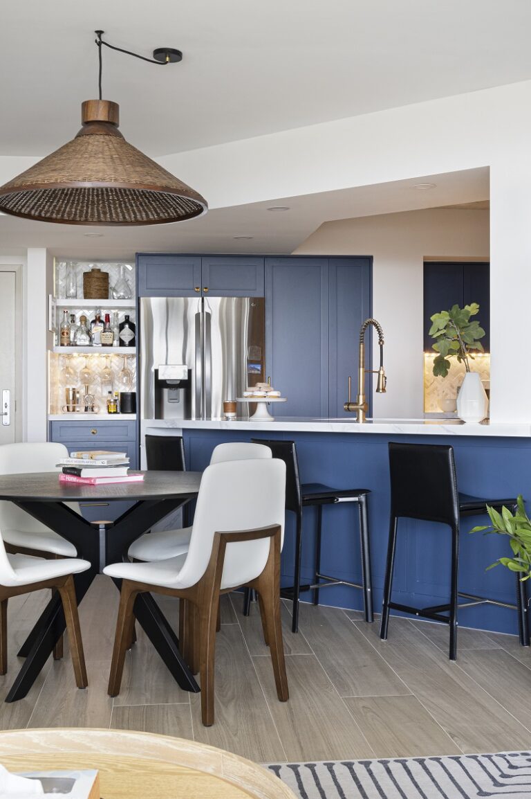 The Miami Beach Modern Condo, Miami Beach, FL — photo 5 of 17 — interior design by EFE Creative Lab