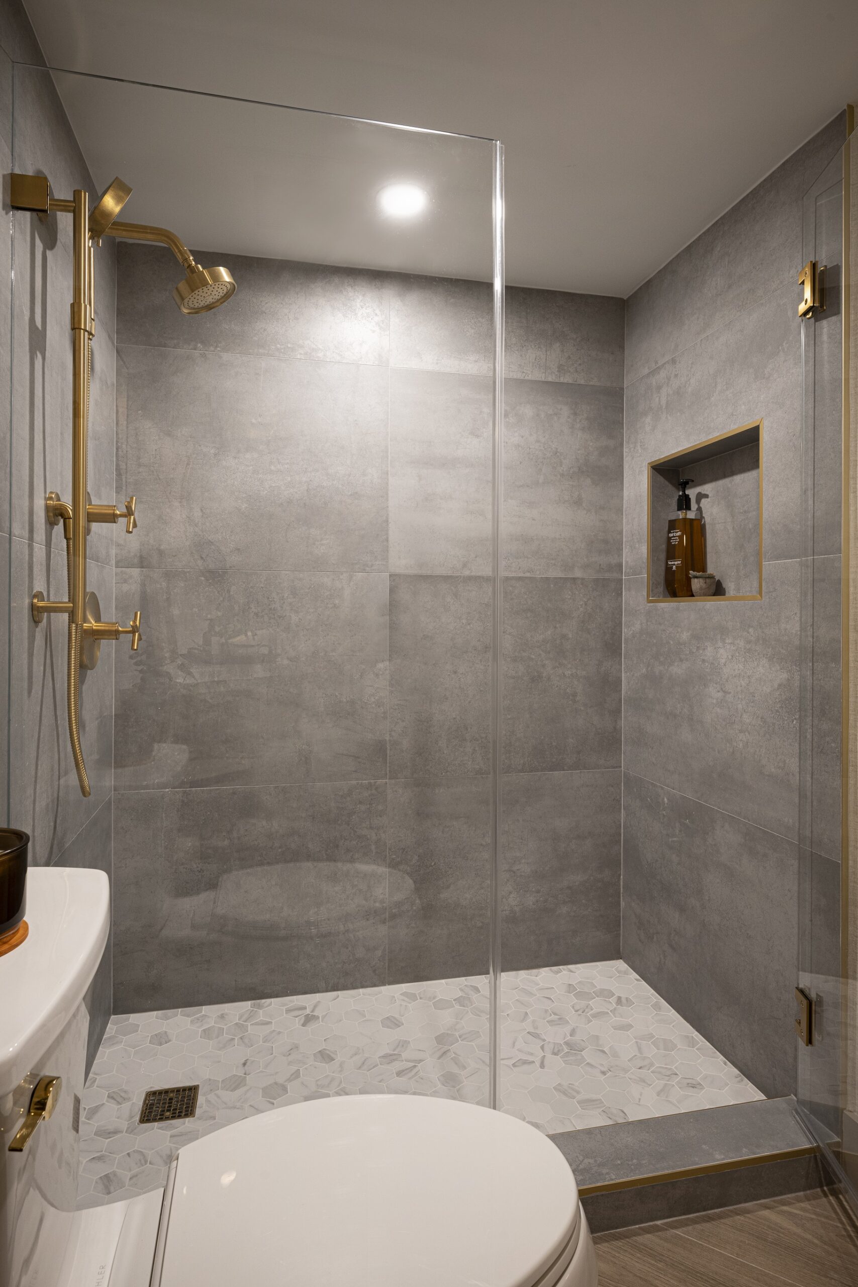 The Miami Beach Modern Condo, Miami Beach, FL — photo 17 of 17 — interior design by EFE Creative Lab